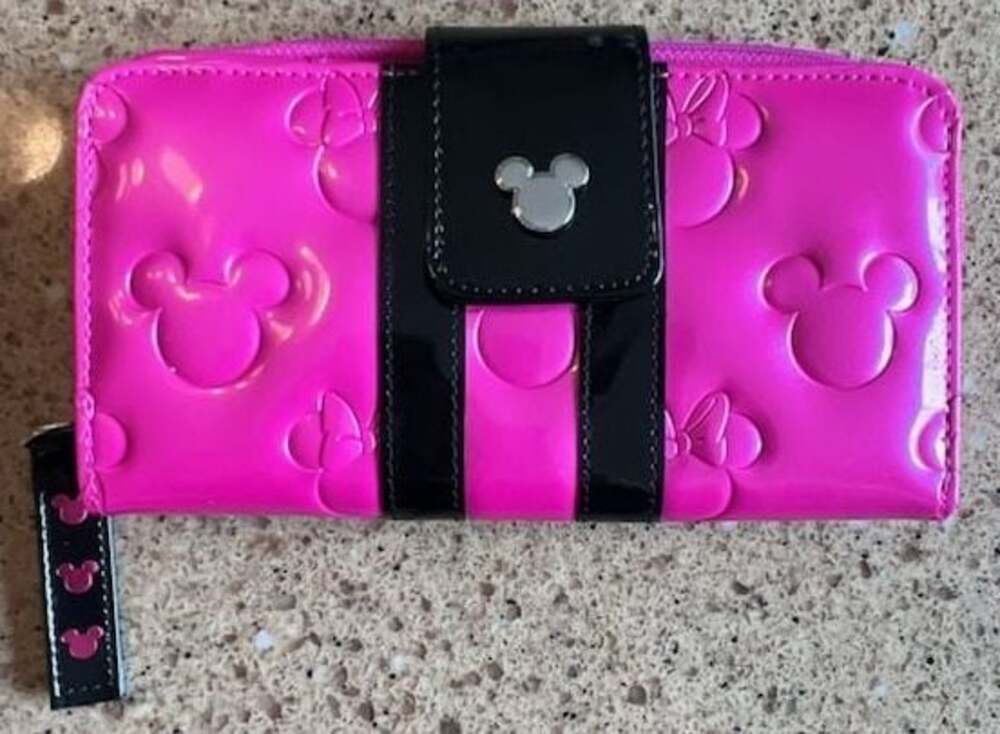 Disney Parks Loungefly Minnie Loves Mickey‎ Embossed Fuchsia Pink Zip Wallet